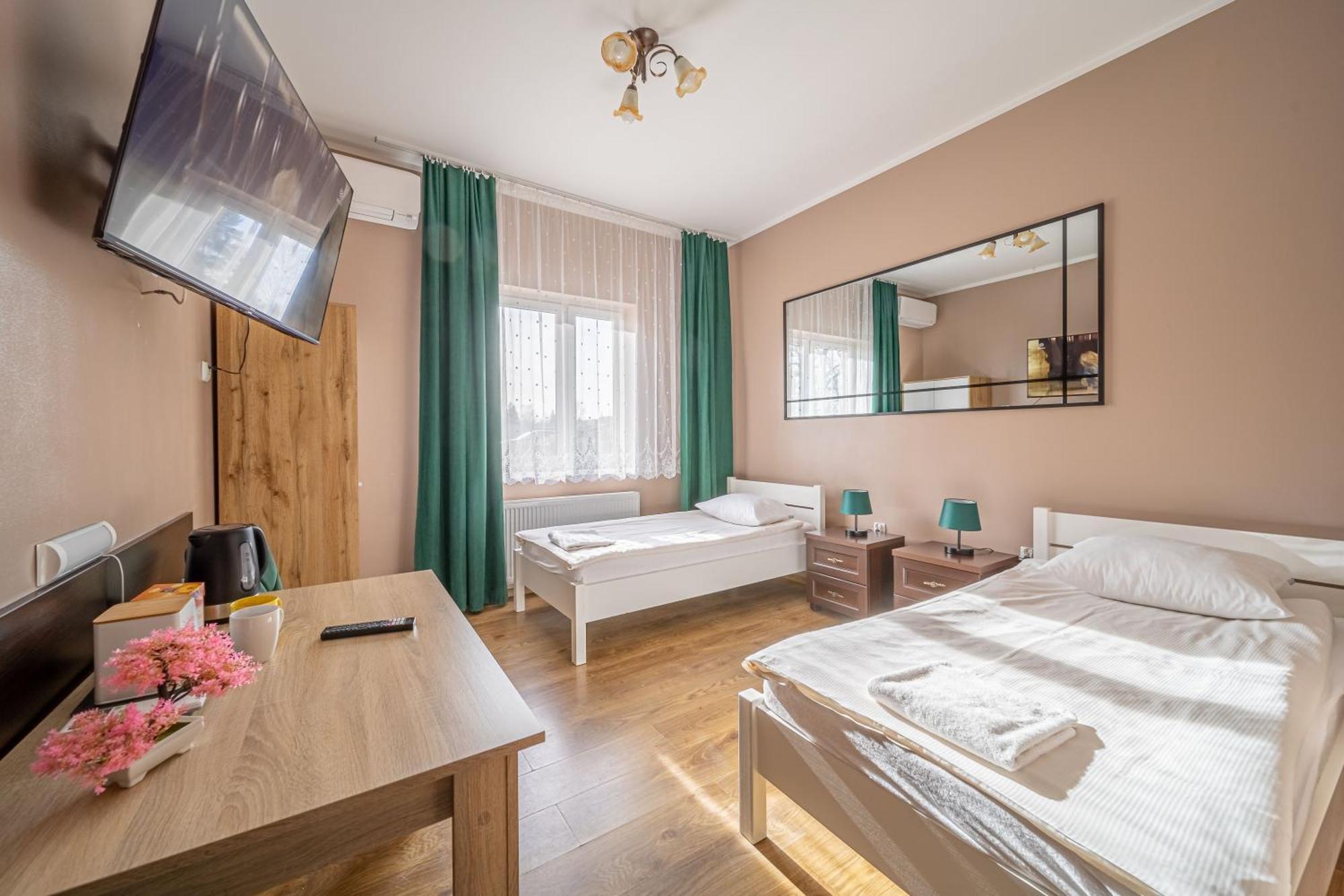 Motel "Plomyk" Kunowice Kültér fotó